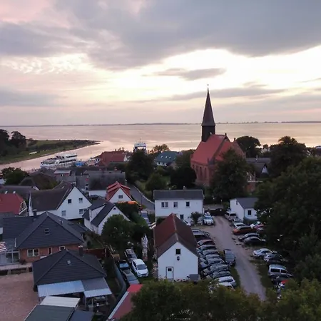 Reetferienhaus - Hafen * Schaprode